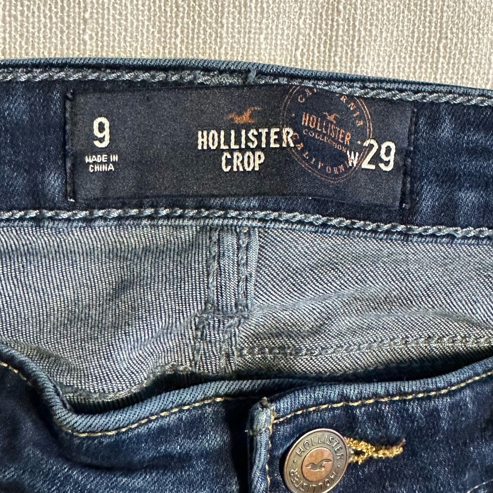 Hollister Crop. Jeans